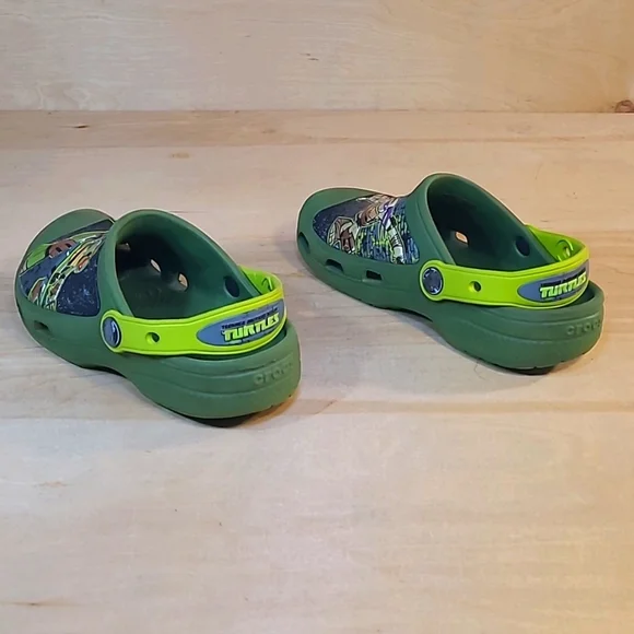 Crocs TMNT Kids Green and Yellow Clog Shoes - Picture 6 of 11